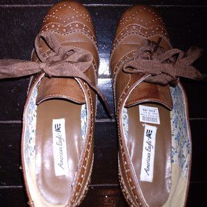 American Eagle Choco;ate Mary Jane  shoe.  Manmade no ani,al material.  size 8.5